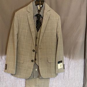 5 Pc Boys Suit. Steve Harvey Brand Sz. 10